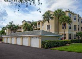 ·在美国佛罗里达州利县博尼塔斯普林斯出售的三居室联排别墅